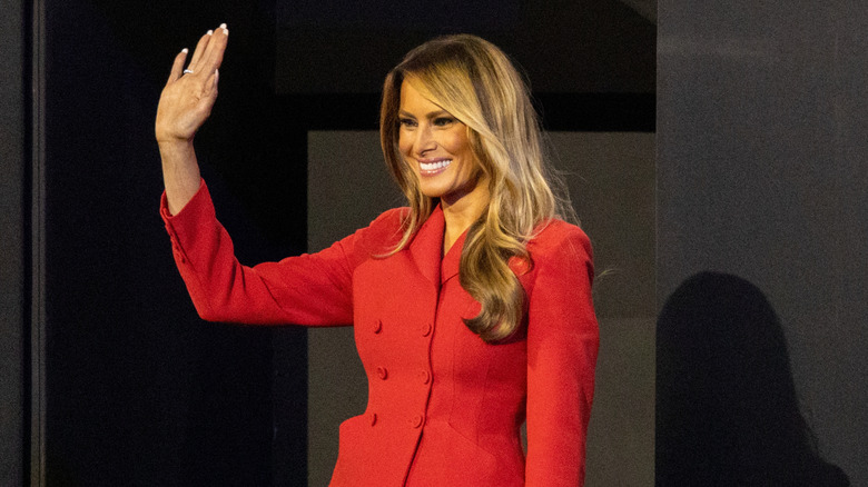 Melania Trump waving