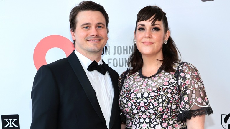 Jason Ritter Melanie Lynskey posing