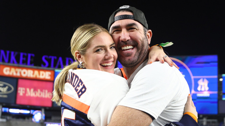 Kate Upton and Justin Verlander hugging