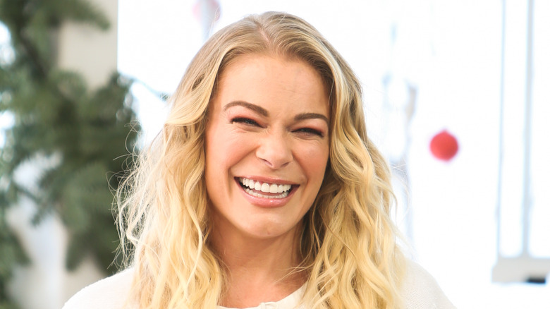 LeAnn Rimes smiling