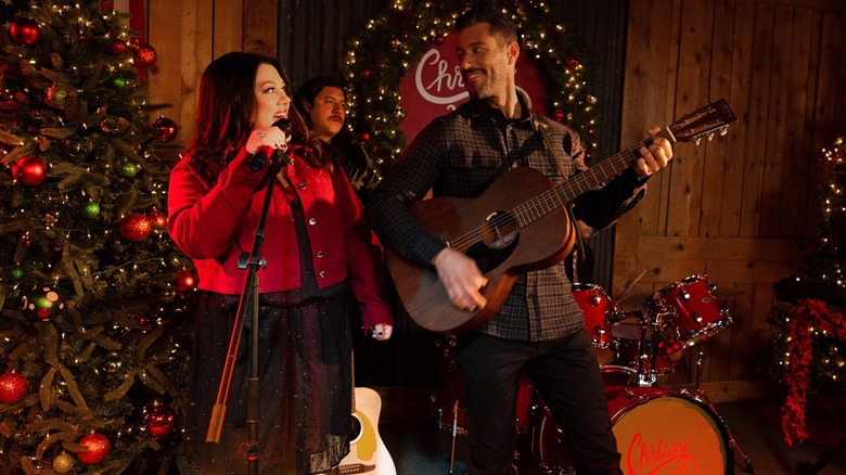 Brooke Elliott and Brandon Quinn in A Country Christmas Harmony