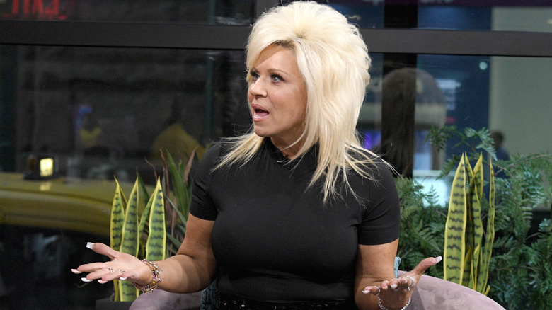 Theresa Caputo talking with hands