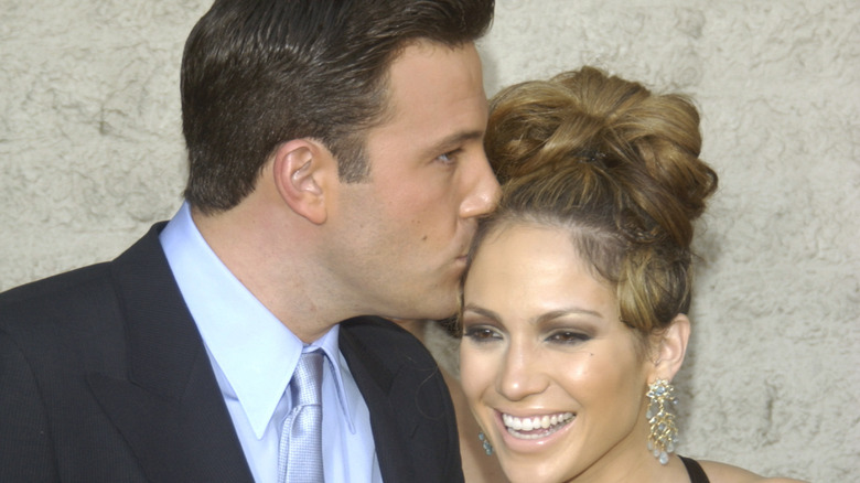 Ben Affleck kisses Jennifer Lopez in 2003