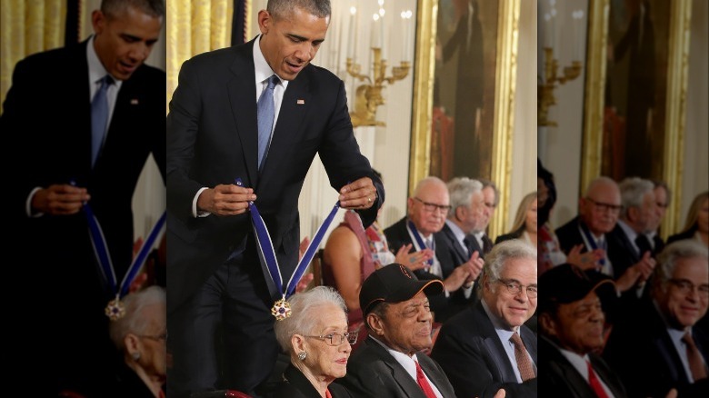 Katherine Johnson receiving medal from Barack Obama