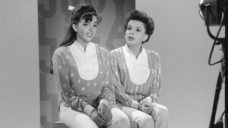 Liza Minnelli and Judy Garland onstage