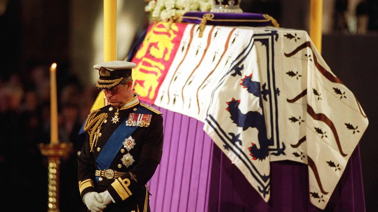 Queen Mother lying in state