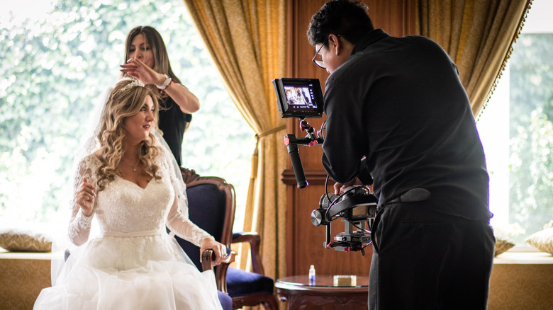 how-much-does-it-cost-to-hire-a-wedding-videographer