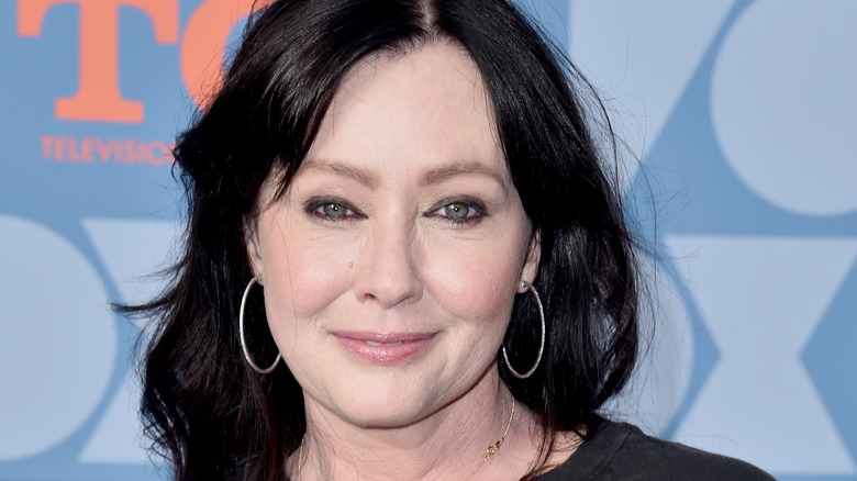 Shannen Doherty smiling