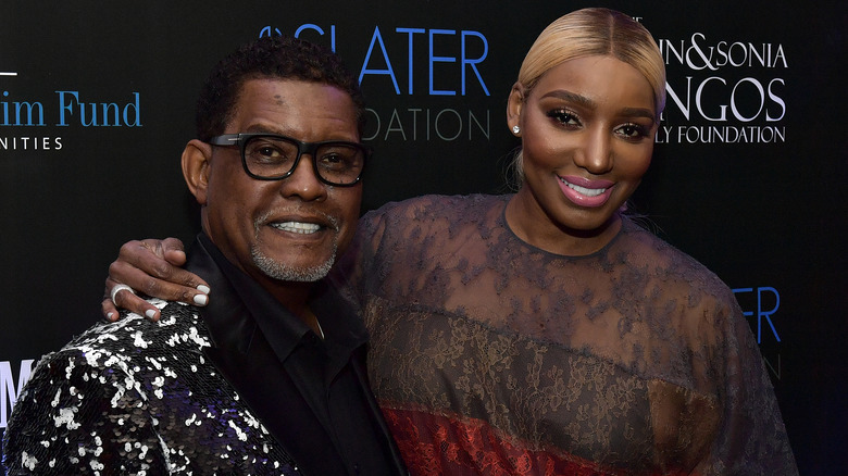 Nene Leakes and Gregg Leakes posing on red carpet