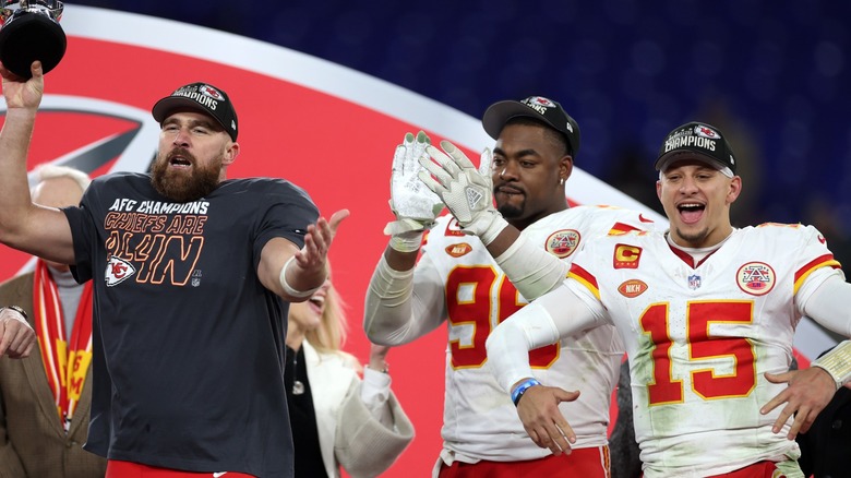 Travis Kelce, Chris Jones, Patrick Mahomes celebrating