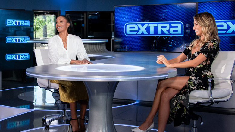 Rachel Lindsay with interviewee on Extra