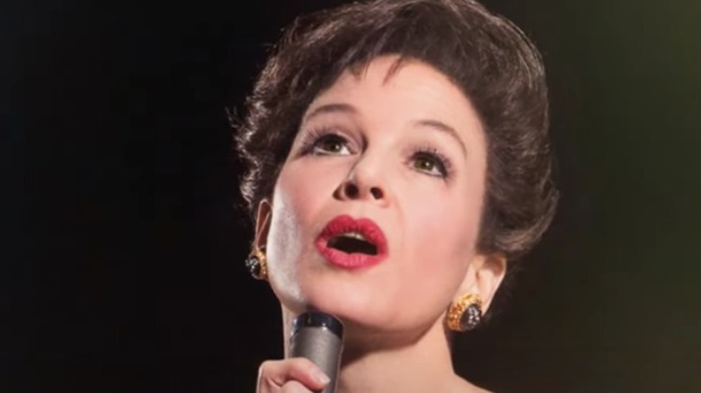 Renée Zellweger singing as Judy Garland