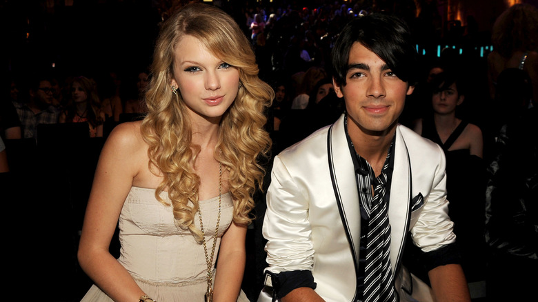 Swift, Jonas at awards show