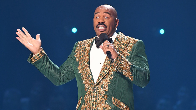 Steve Harvey presenting a show