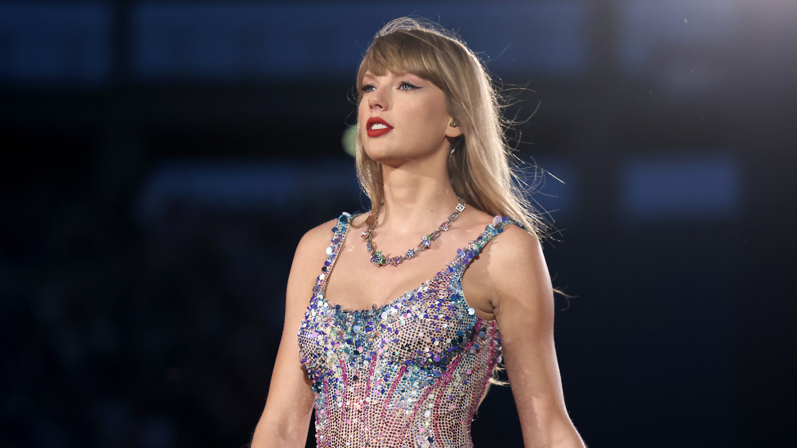 How Taylor Swift's Makeup Reportedly Survives Her Rain-Soaked Concerts