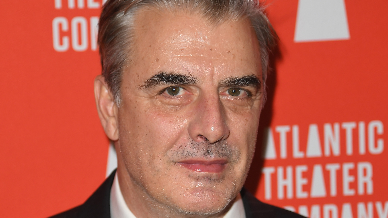 How The Allegations Against Chris Noth Are Affecting His Marriage 2899