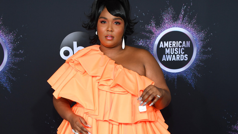 Lizzo with microbag at AMAs