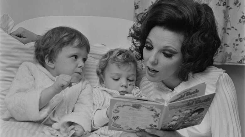 mom reading to kids