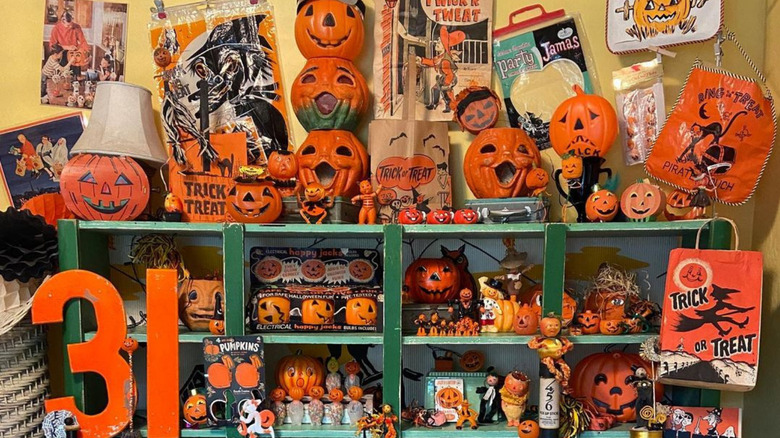 vintage halloween decor