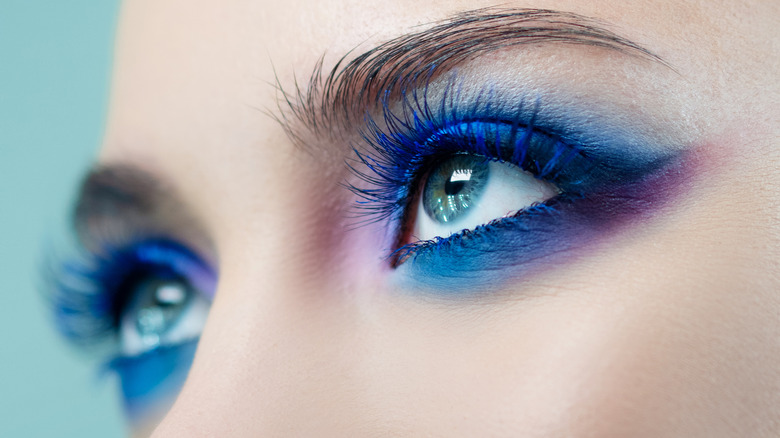 Blue mascara with bright eyeshadow