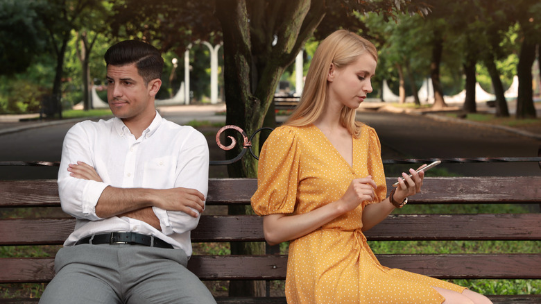 awkward body language between couple 