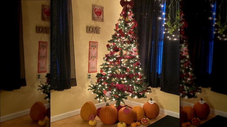 Valentine pumpkin tree