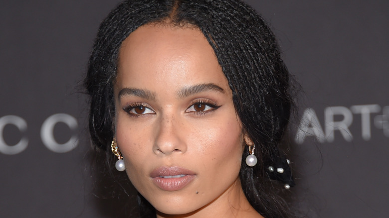 Zoe Kravitz pearl earrings looking right