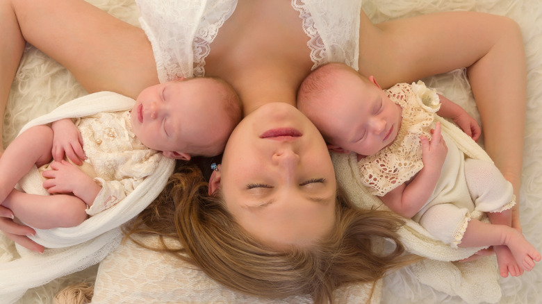 mom with twin babies