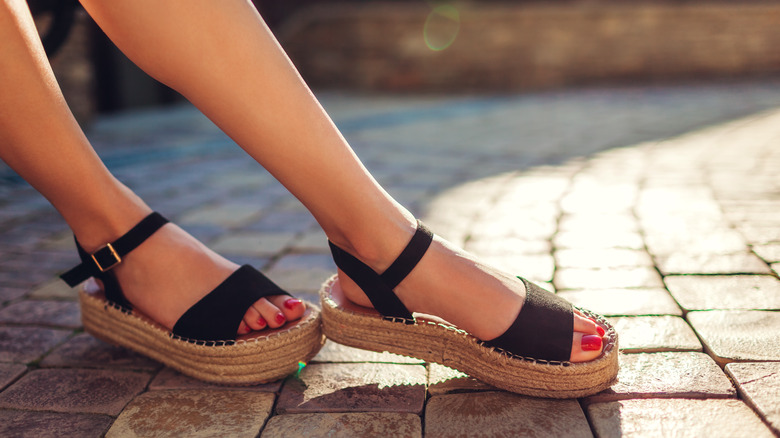 platform black sandals 