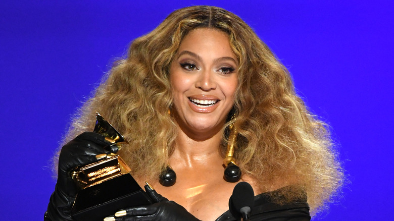 Beyonce smiling with award