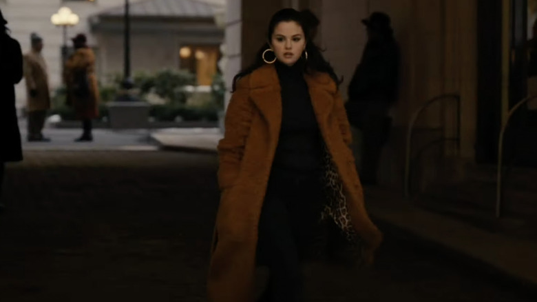 Selena Gomez strutting as Mabel