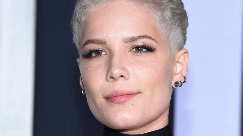 Halsey showcasing a relatively fresh-faced look on a red carpet