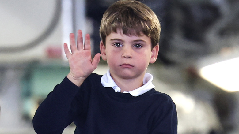 Prince Louis waving