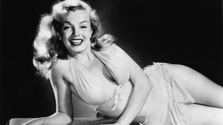 Marilyn Monroe perfect female body