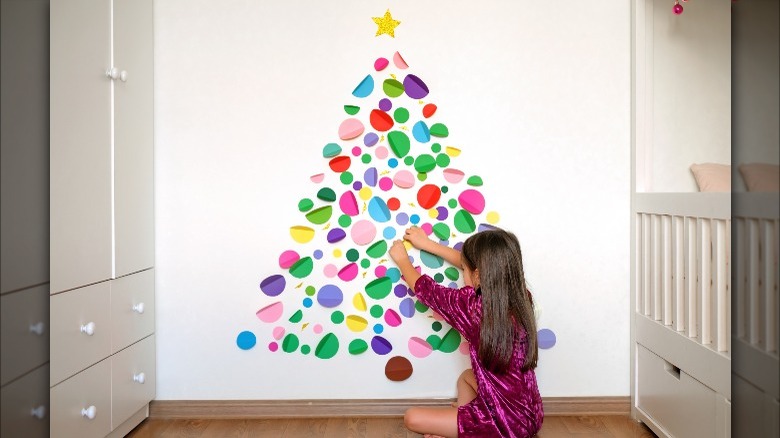 Paper dots Christmas tree