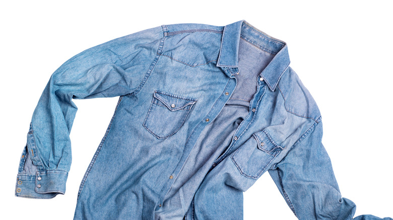 fashion trend chambray shirt