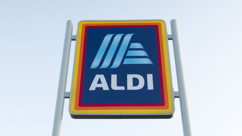 An Aldi sign outside of a store