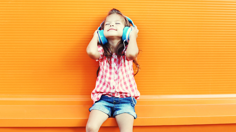 parenting hacks child listening to music