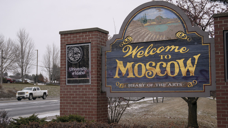 Welcome to Moscow and University of Idaho sign