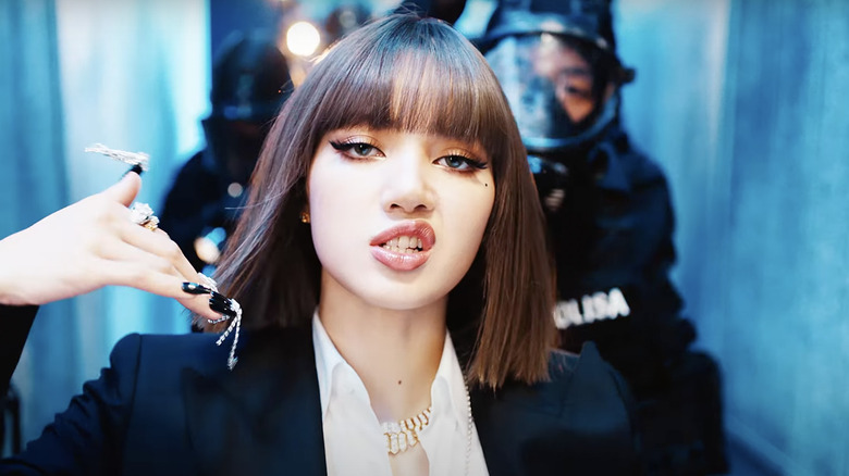 Lisa's fashion in "Lalisa"