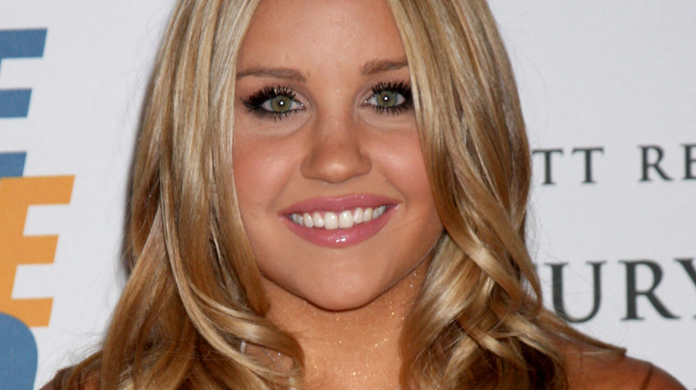 Amanda Bynes posing