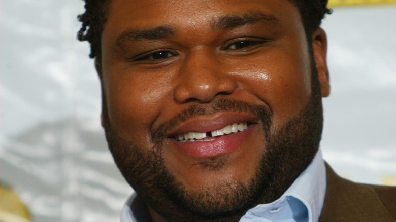 Anthony Anderson smiling