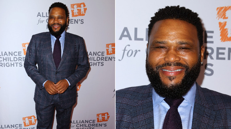 Anthony Anderson posing