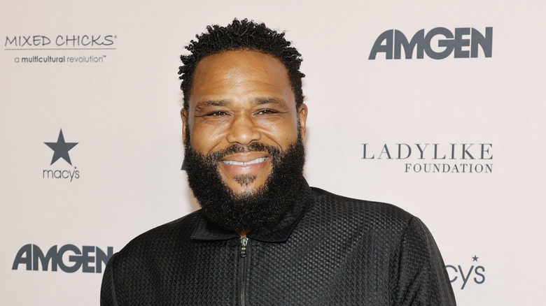 Anthony Anderson smiling