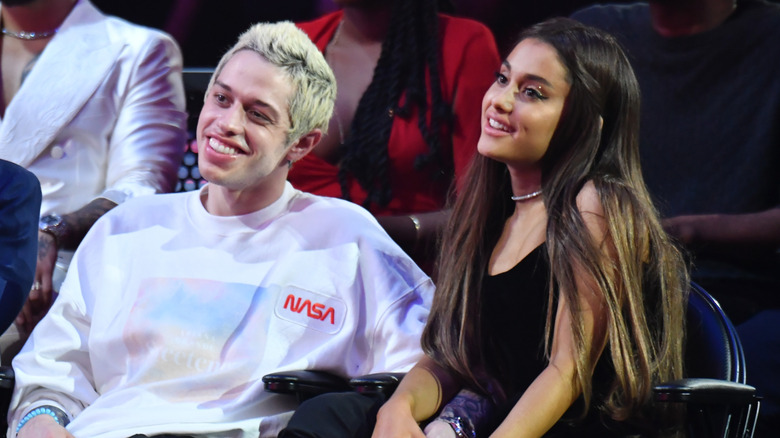 Ariana Grande and Pete Davidson smiling