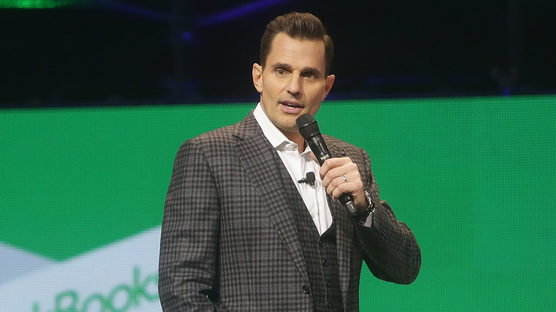 Bill Rancic delivering a speech