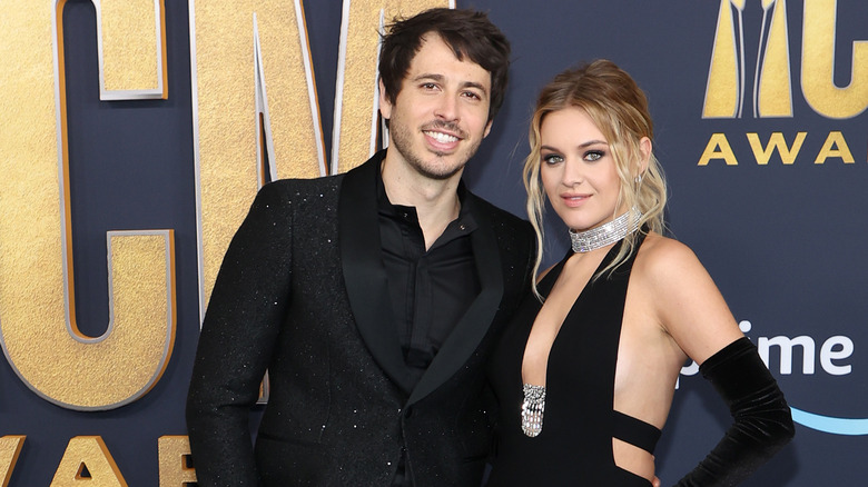 Morgan Evans, Kelsea Ballerini on red carpet