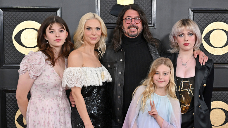 Jordyn Blum and Dave Grohl with daughters