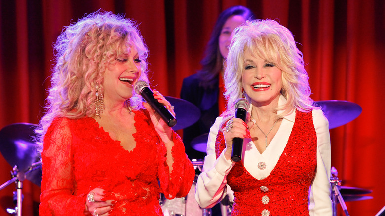 Dolly and Stella Parton performing