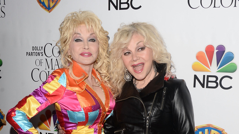 Dolly Parton and Stella Parton 